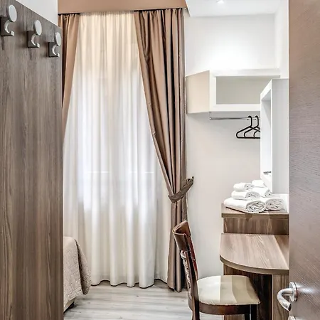 招待所 Spagna Boutique 4*