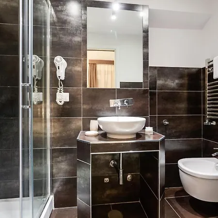 בית הארחה Spagna Boutique 4*