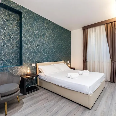 Spagna Boutique 4*